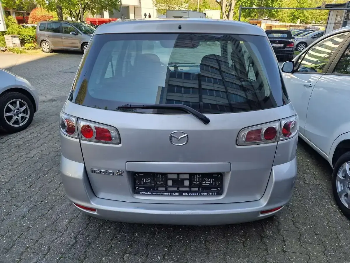 Usata Mazda 2 80 CV (58 kW) 2006 Argento Utilitaria