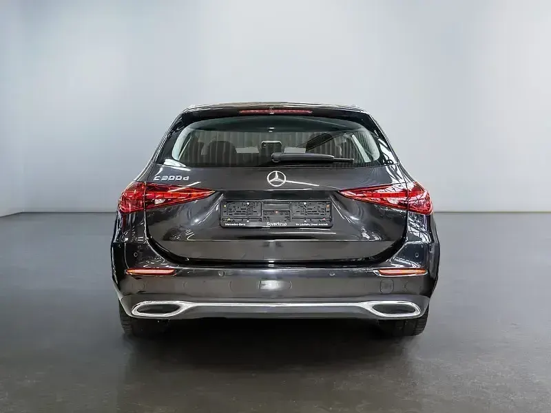 Gebraucht Mercedes C300 Avantgarde 265 PS (194 kW) 2023 Grau Limousine