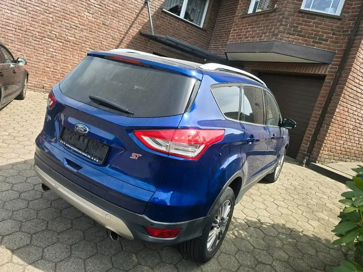 Second-hand Ford Kuga 190 CP (139 kW) 2014 Albastru SUV