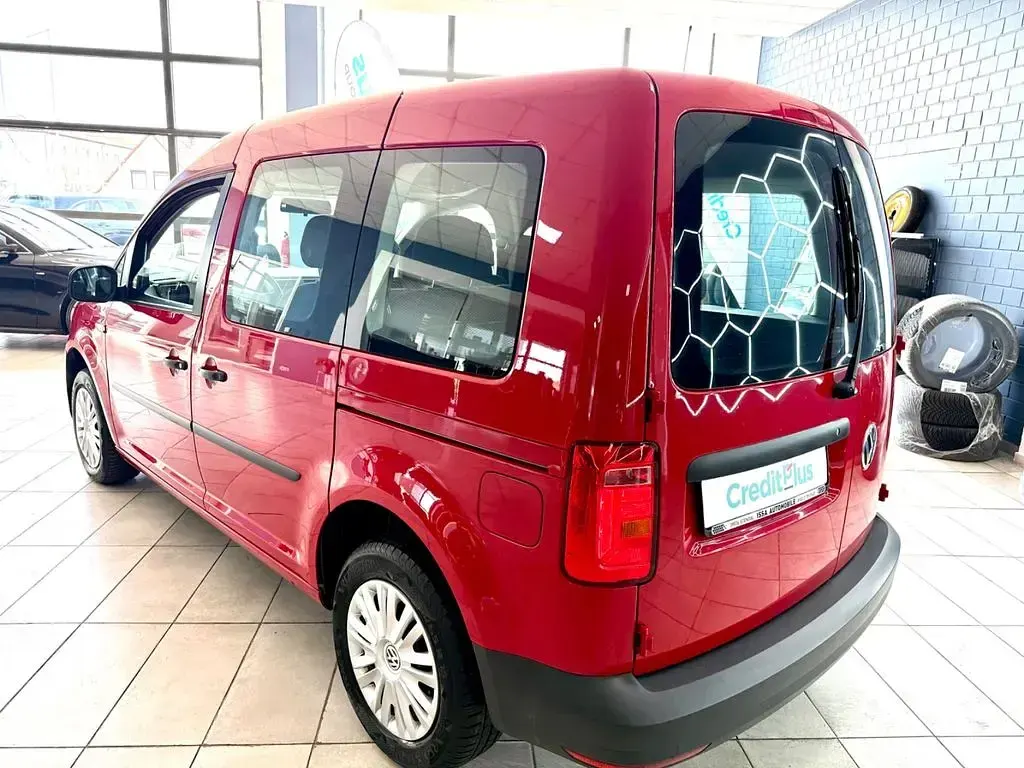 Gebraucht VW Caddy Trendline 102 PS (75 kW) 2017 Rot Van / Kleinbus