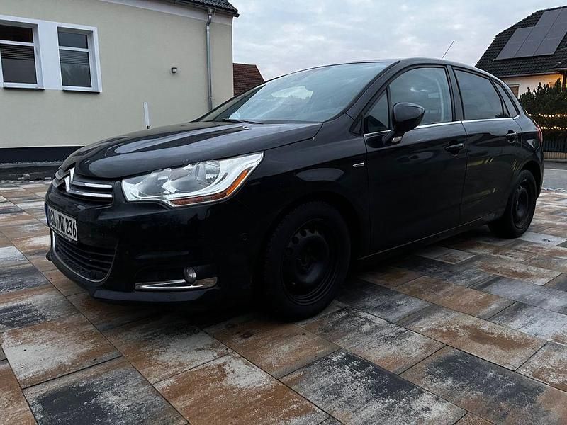 Schwarz Gebraucht 2012 Citroën C4 Exclusive Limousine | 7.499 € (Etwas zu teuer) - Bild 1/4