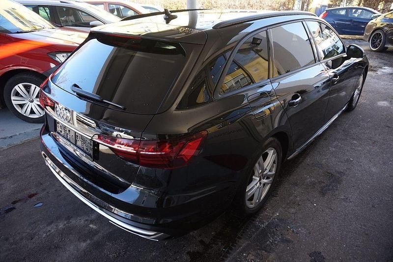 Gebraucht Audi A4 Advanced 204 PS (150 kW) 2022 Schwarz Kombi