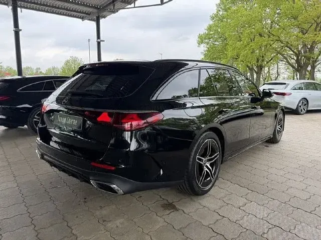 Gebraucht Mercedes E220 Advanced 197 PS (144 kW) 2025 Schwarz Kombi