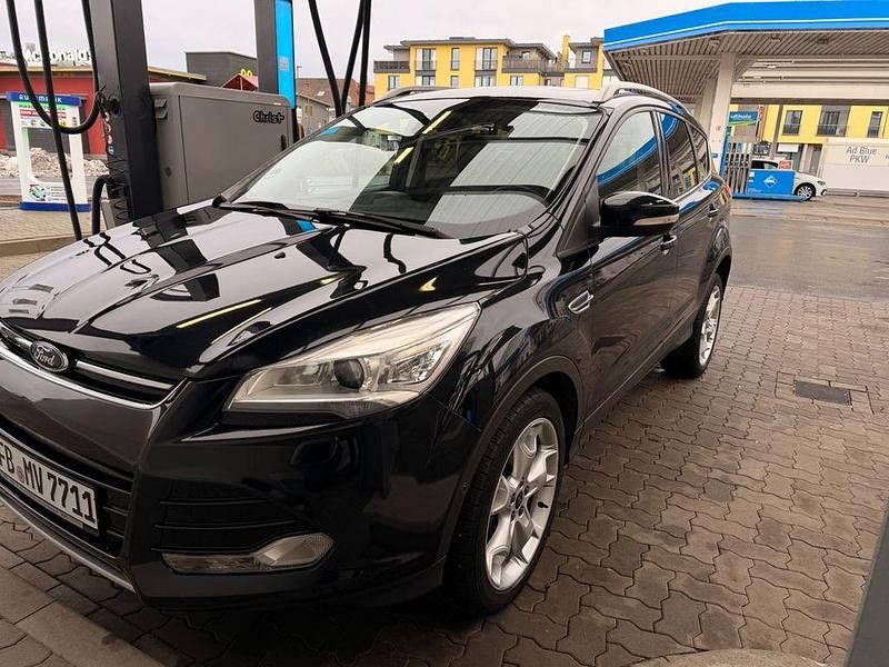 Gebraucht Ford Kuga Titanium 163 PS (119 kW) 2013 Schwarz SUV