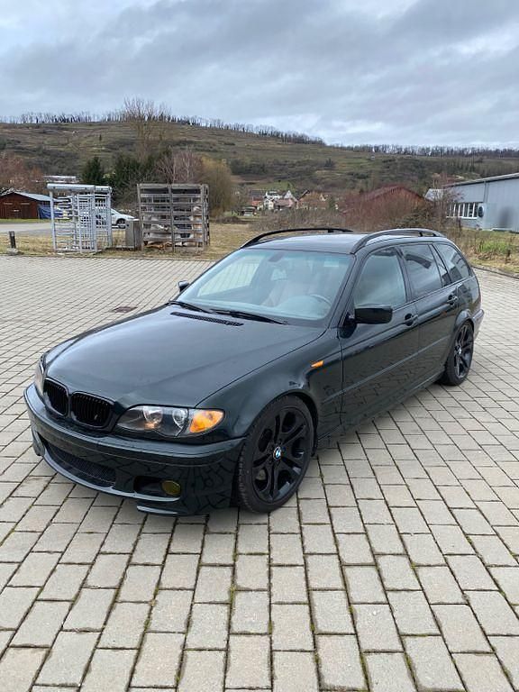 Gebraucht BMW 330 M Sport 204 PS (150 kW) 2001 Grün Kombi