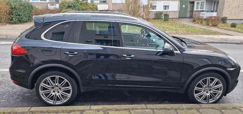 Gebraucht Porsche Cayenne 240 PS (176 kW) 2010 Schwarz SUV