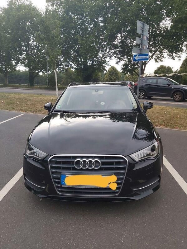 Beige Gebraucht 2015 Audi A3 Sportback Ambiente Kombi | 9.900 € (Etwas zu teuer) - Bild 1/4