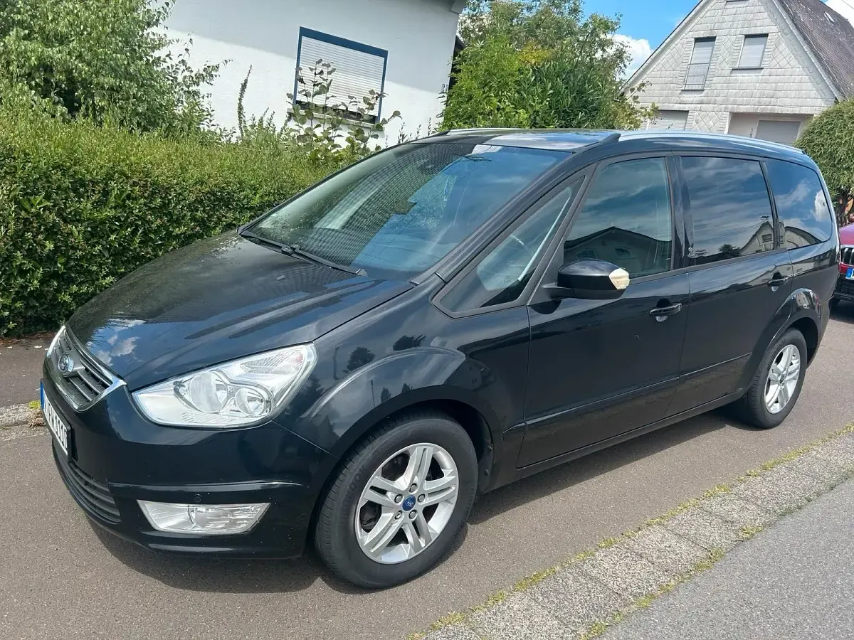 Gebraucht Ford Galaxy Champions Edition 140 PS (102 kW) 2012 Schwarz Van / Kleinbus