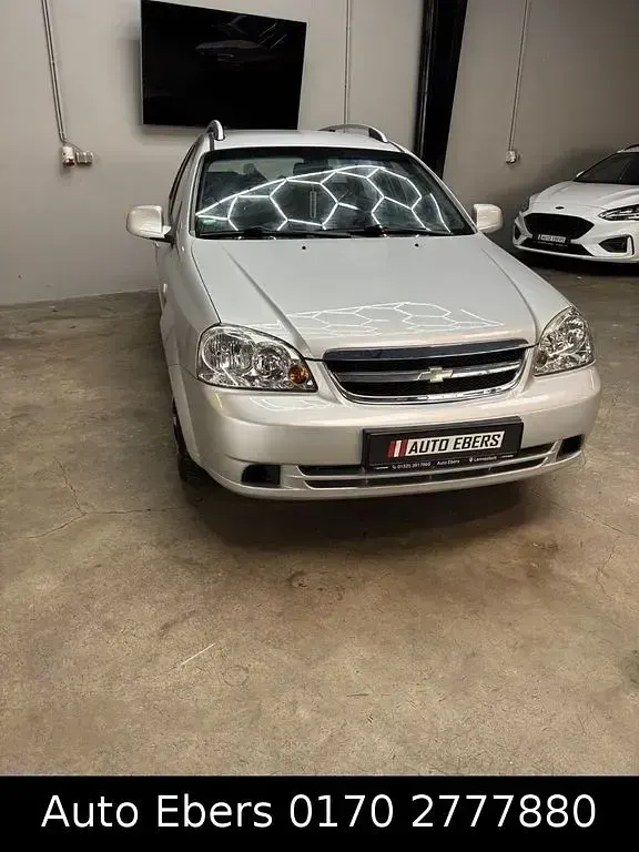 Gebraucht Chevrolet Nubira SE 109 PS (80 kW) 2011 Silber Kombi