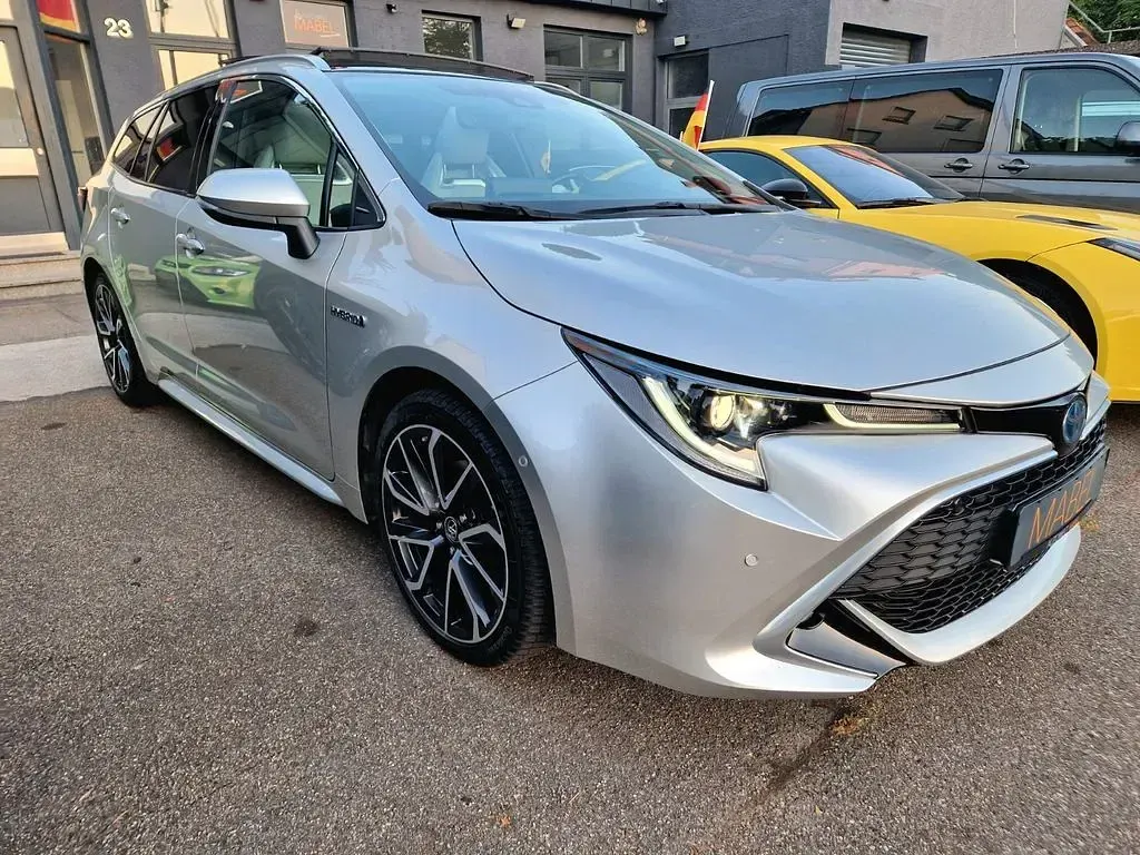 Gebraucht Toyota Corolla Lounge 152 PS (111 kW) 2019 Silber Kombi