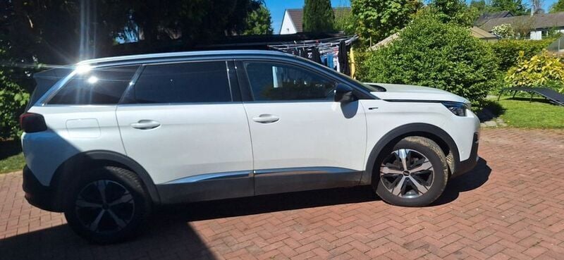 Weiß Gebraucht 2020 Peugeot 5008 GT Van / Kleinbus | 22.000 € (Superpreis) - Bild 1/4