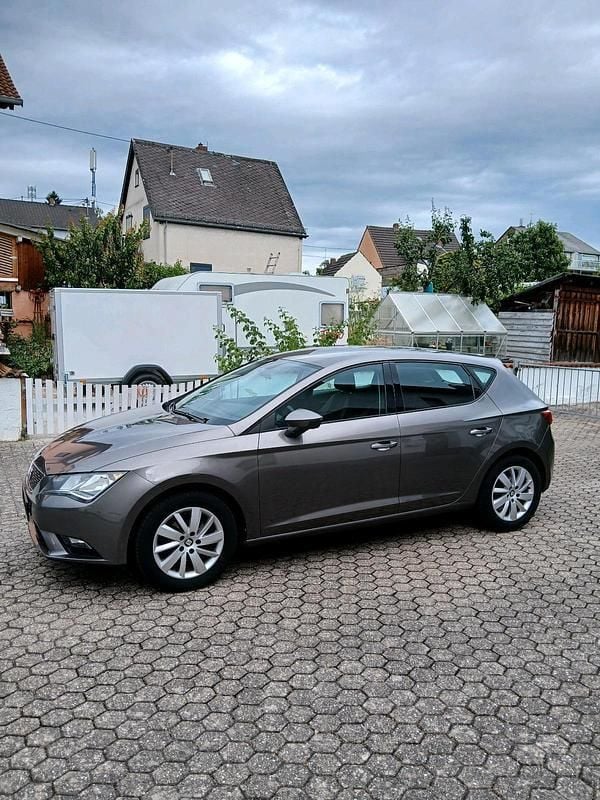 Grau Gebraucht 2014 Seat Leon Kleinwagen | 5.800 € (Fairer Preis) - Bild 1/4