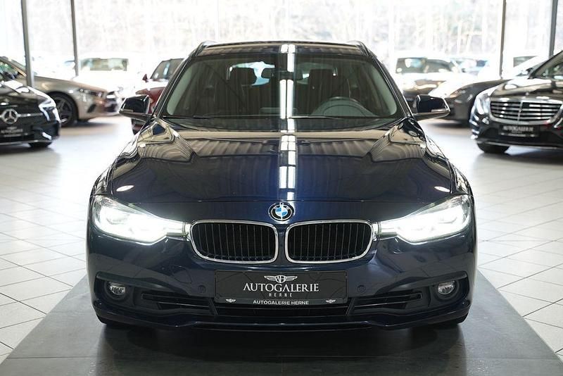 Gebraucht BMW 330 Advantage 252 PS (185 kW) 2016 Blau Kombi