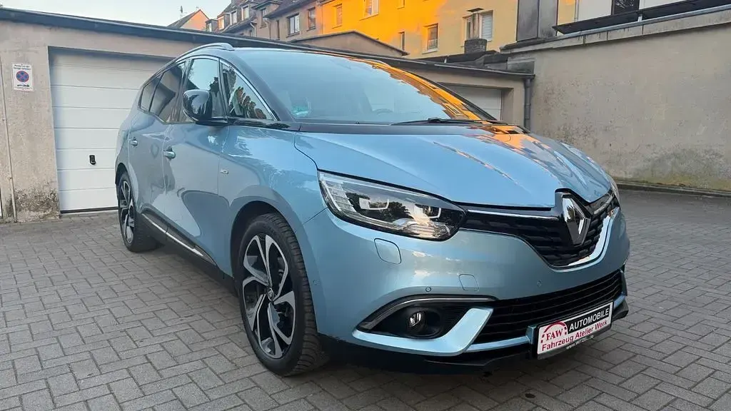 Gebraucht Renault Scénic IV Bose Edition 132 PS (97 kW) 2017 Blau Van / Kleinbus