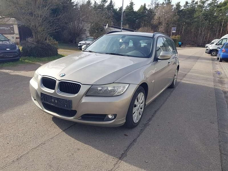 Gebraucht BMW 318 143 PS (105 kW) 2010 Platinbronze metallic Kombi