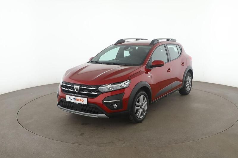 Rot Gebraucht 2021 Dacia Sandero Comfort Kleinwagen | 16.240 € (Etwas zu teuer) - Bild 1/3