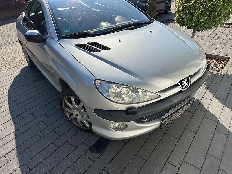 Silber Gebraucht 2001 Peugeot 206 CC Cabrio | 850 € (Superpreis) - Bild 1/4