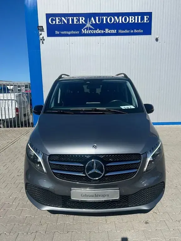 Gebraucht Mercedes V300 237 PS (174 kW) 2023 7992 lackfarbe selenitgrau Van / Kleinbus
