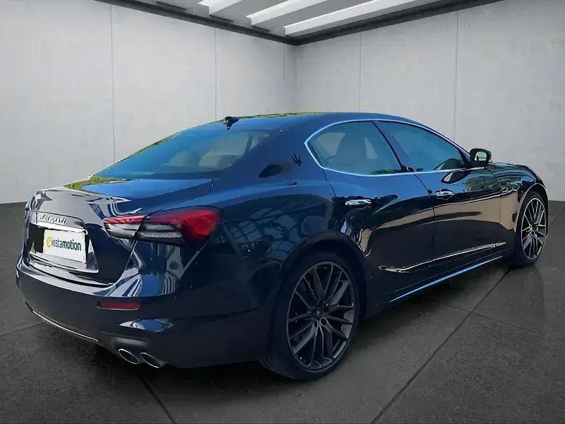 Gebraucht Maserati Ghibli 430 PS (316 kW) 2023 Blau Limousine
