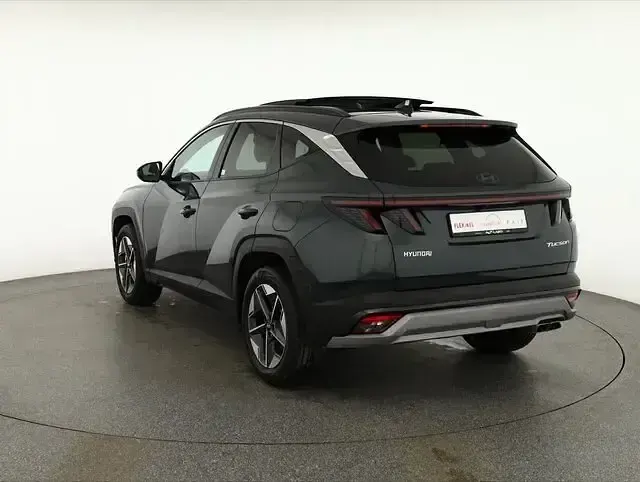Neu Hyundai Tucson 150 PS (110 kW) 2025 Grün SUV