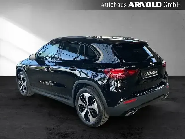 Gebraucht Mercedes GLA200 Progressive 163 PS (119 kW) 2026 Schwarz SUV