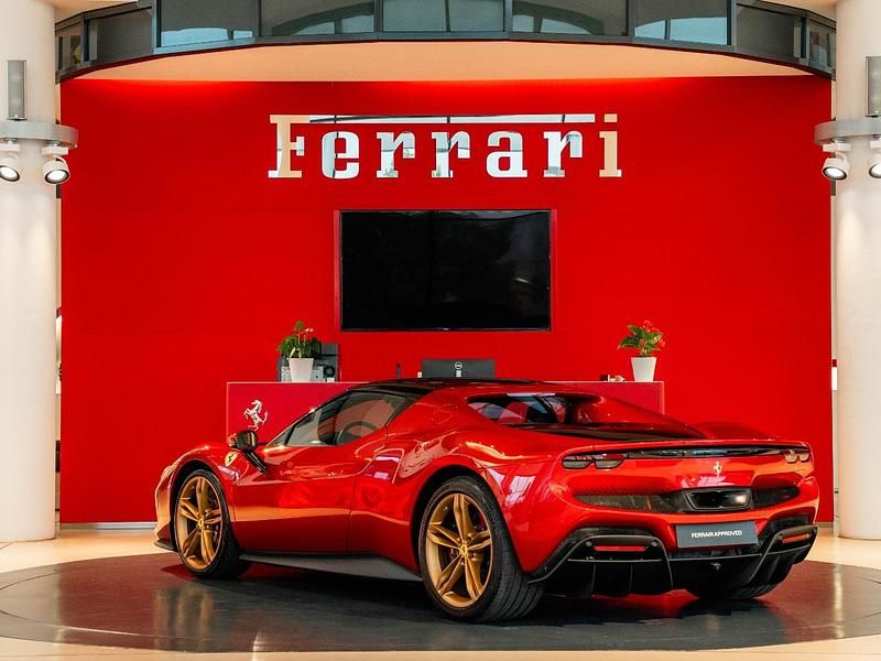 Gebraucht Ferrari 296 829 PS (609 kW) 2023 Rosso imola Coupé