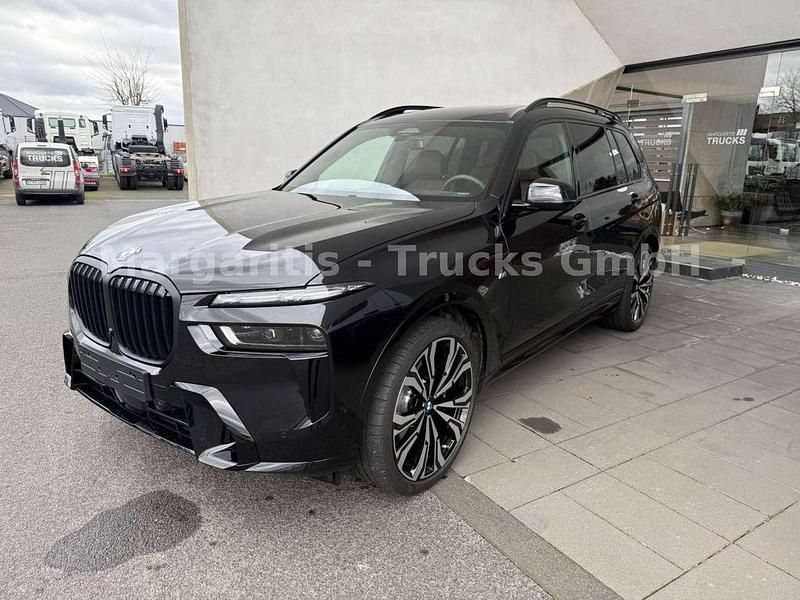Gebraucht BMW X7 352 PS (258 kW) 2025 Black sapphire metallic SUV