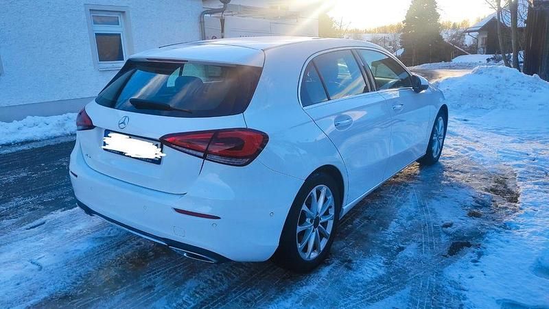 Gebraucht Mercedes A220 190 PS (139 kW) 2019 Weiß Limousine
