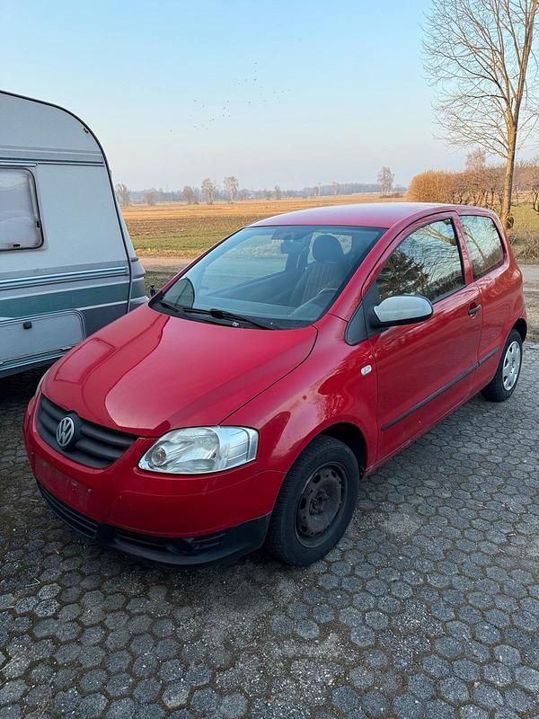 Gebraucht VW Fox 54 PS (39 kW) 2006 Rot Kleinwagen