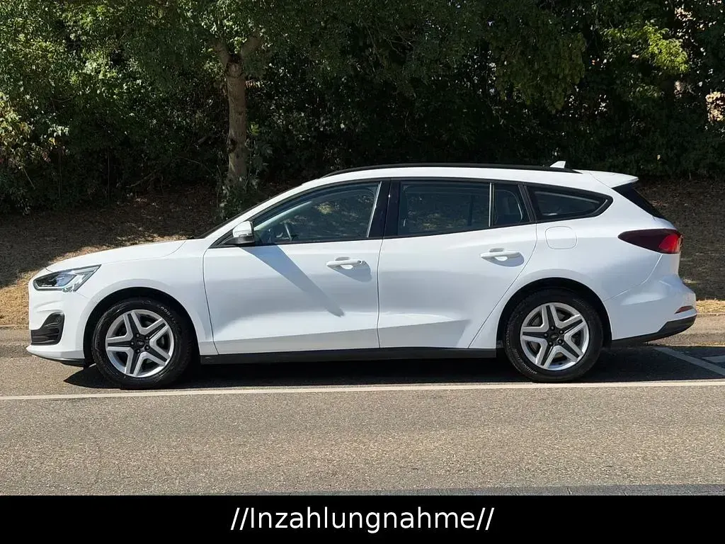 Gebraucht Ford Focus Cool & Connect 125 PS (91 kW) 2022 Weiß Limousine