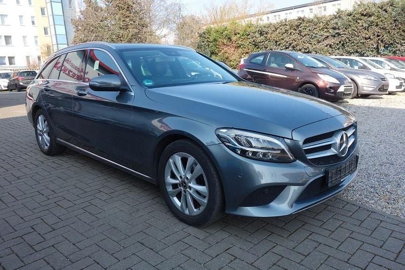 Gebraucht Mercedes C180 156 PS (114 kW) 2019 Grau Kombi