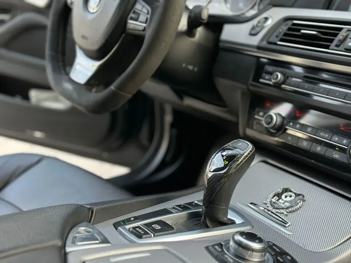 Second-hand BMW 520 M Performance 184 CP (135 kW) 2012 Negru Berlinǎ