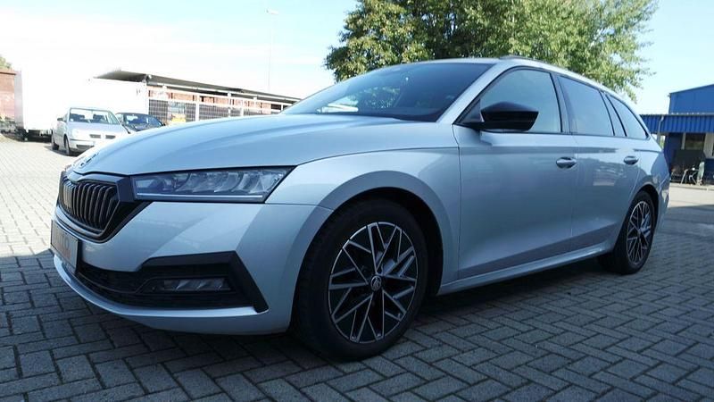 Silber Gebraucht 2021 Skoda Octavia Sport Kombi | 15.750 € (Fairer Preis) - Bild 1/4