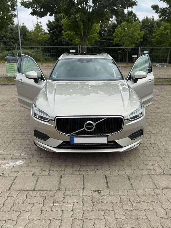 Gebraucht 2017 Volvo XC60 Momentum SUV | 28.500 € (Etwas zu teuer) - Bild 1/4