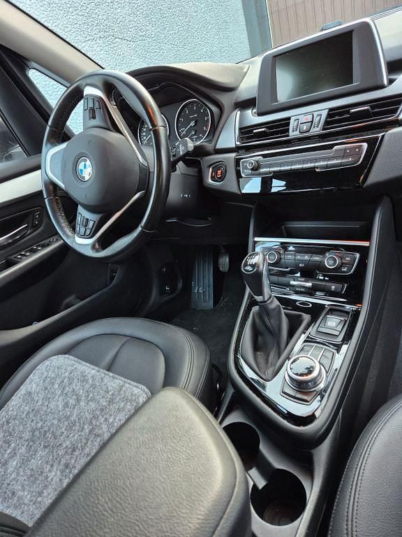 Gebraucht BMW 214 Active Tourer 95 PS (69 kW) 2016 Grau Van / Kleinbus