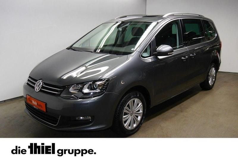 Grau Gebraucht 2021 VW Sharan Active Van / Kleinbus | 29.490 € (Fairer Preis) - Bild 1/4