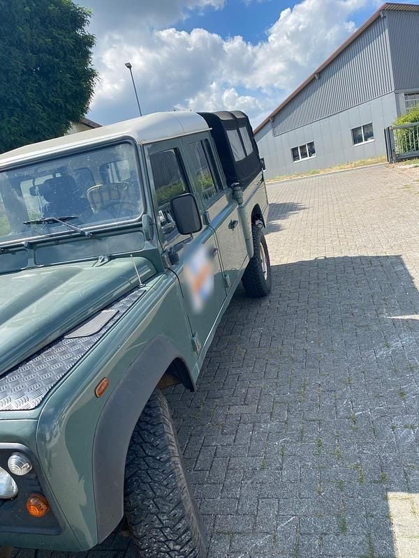Gebraucht Land Rover Defender 122 PS (89 kW) 2010 Grün Pickup