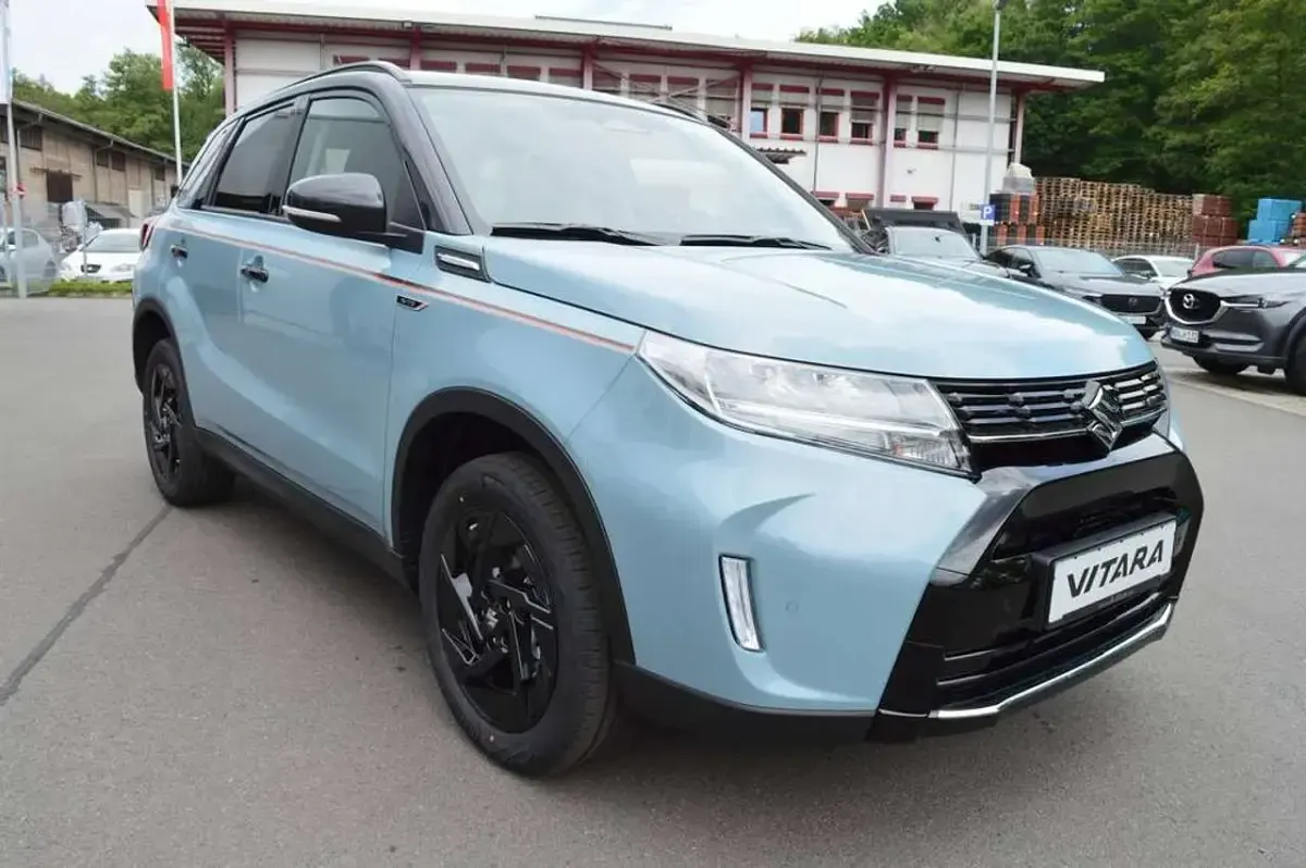 Neu Suzuki Vitara Comfort+ 110 PS (80 kW) 2026 Ice/cosmic black pearl SUV
