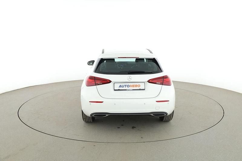 Gebraucht Mercedes A180 Progressive 116 PS (85 kW) 2023 Weiß Limousine