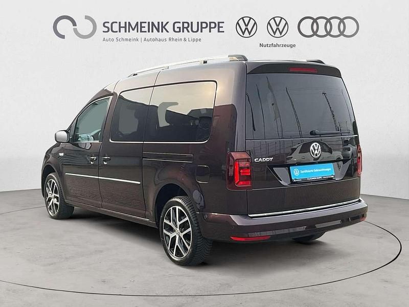 Gebraucht VW Caddy Highline 131 PS (96 kW) 2019 Black berry metallic Van / Kleinbus