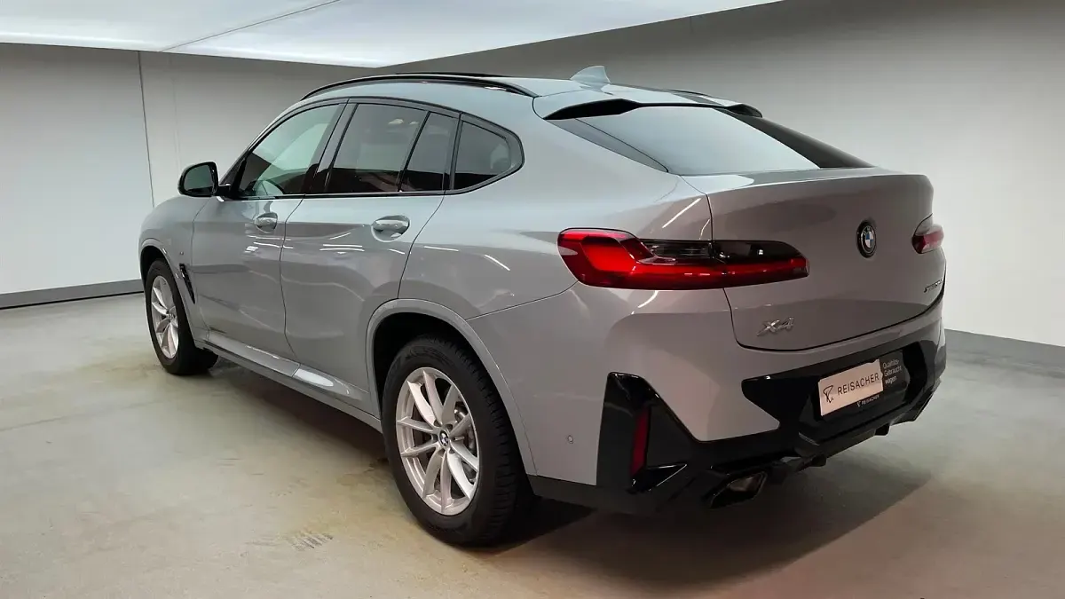 Gebraucht BMW X4 Efficient Dynamics 286 PS (210 kW) 2024 M brooklyn grau metallic SUV