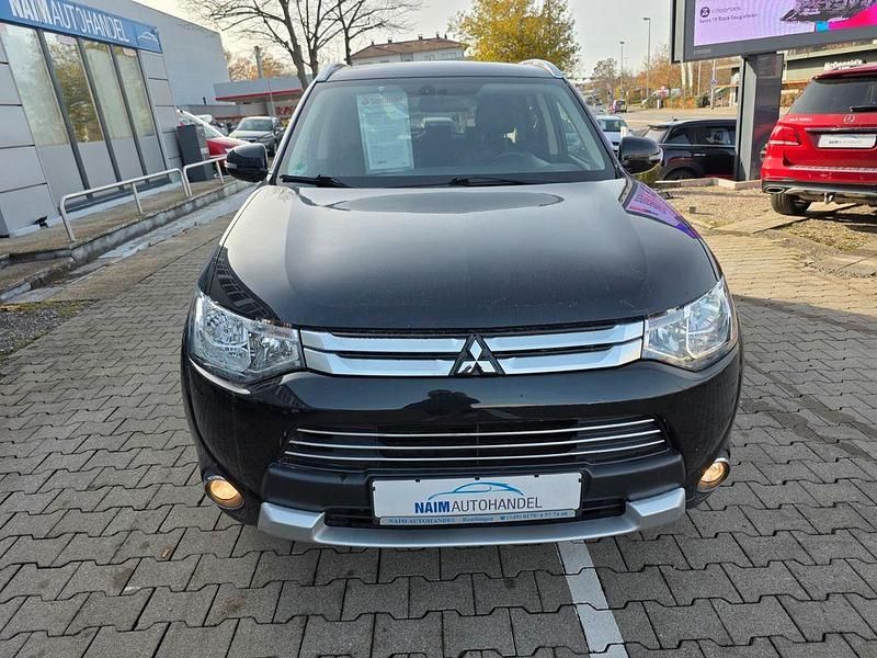 Gebraucht Mitsubishi Outlander Classic Collection Plus 150 PS (110 kW) 2015 Schwarz SUV