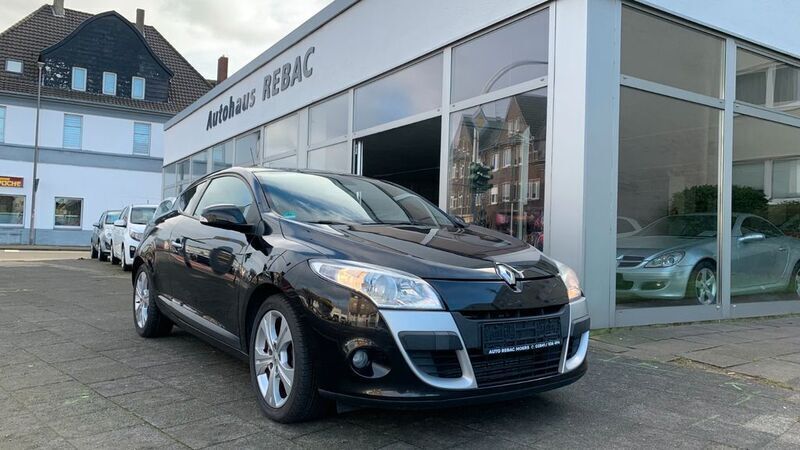 Perlmuttschwarz Gebraucht 2009 Renault Mégane III Dynamique Coupé | 6.590 € (Teuer) - Bild 1/4