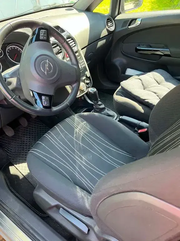 Gebraucht Opel Corsa Color Edition 95 PS (69 kW) 2010 Silber Kleinwagen