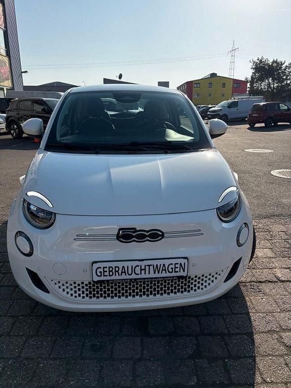 Gebraucht Fiat 500e 86 kW (118 PS) 2023 Weiß Limousine