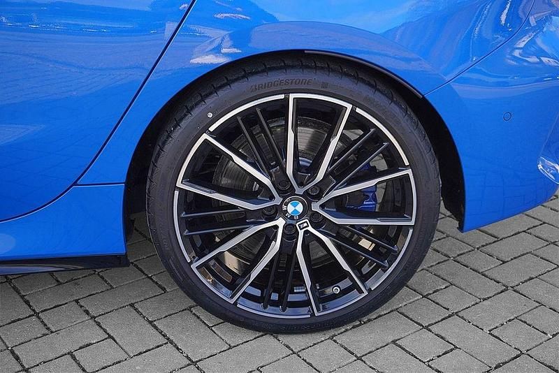 Gebraucht BMW M135 Performance 306 PS (225 kW) 2022 M misano blau Kleinwagen
