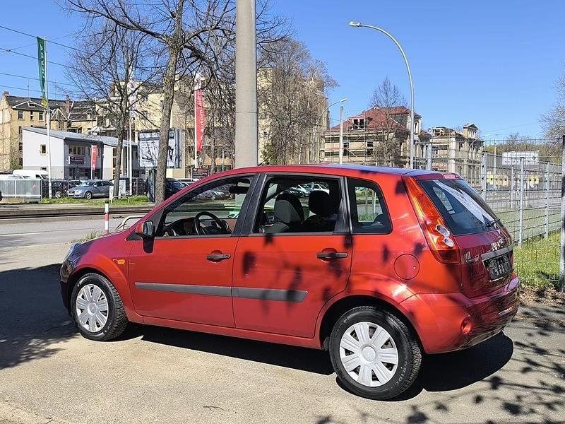 Gebraucht Ford Fiesta 101 PS (74 kW) 2009 Orange Kleinwagen
