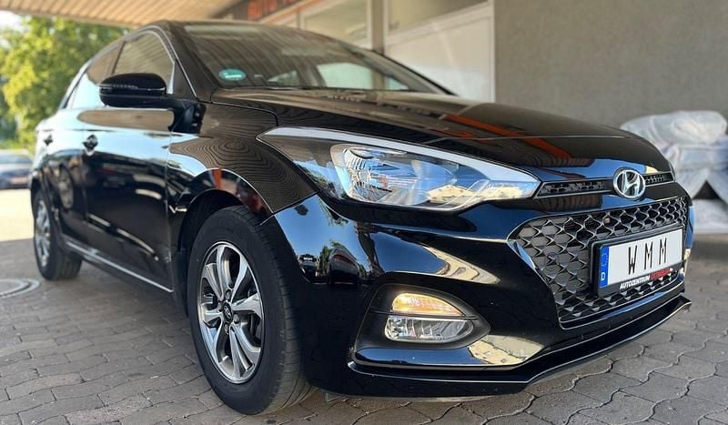 Schwarz Gebraucht 2020 Hyundai i20 YES! Kleinwagen | 13.200 € (Fairer Preis) - Bild 1/4