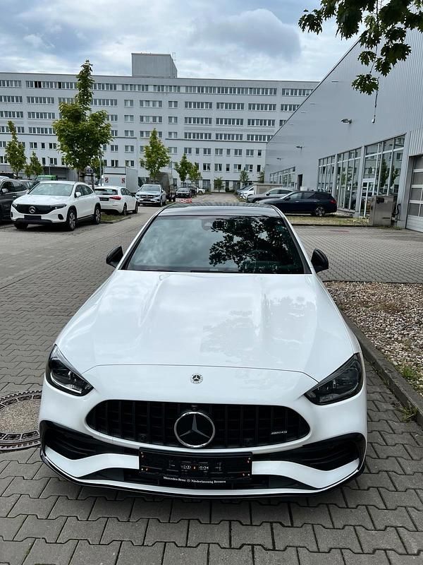 Weiß Gebraucht 2023 Mercedes C43 AMG AMG Limousine | 68.000 € (Teuer) - Bild 1/4