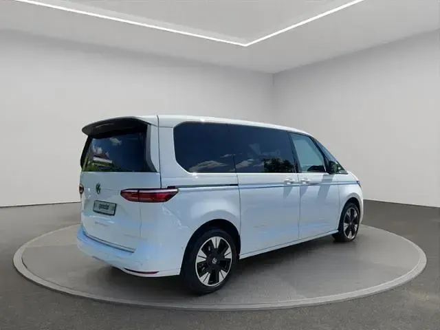 Gebraucht VW Multivan Style 204 PS (150 kW) 2025 Weiß Van / Kleinbus